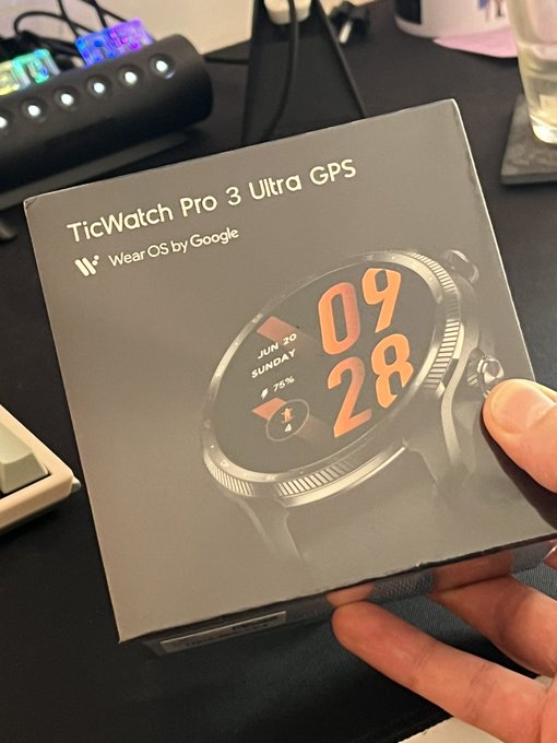 Mobvoi TicWatch Pro 3 GPS unboxing + setup: 2 screens are better than 1! 